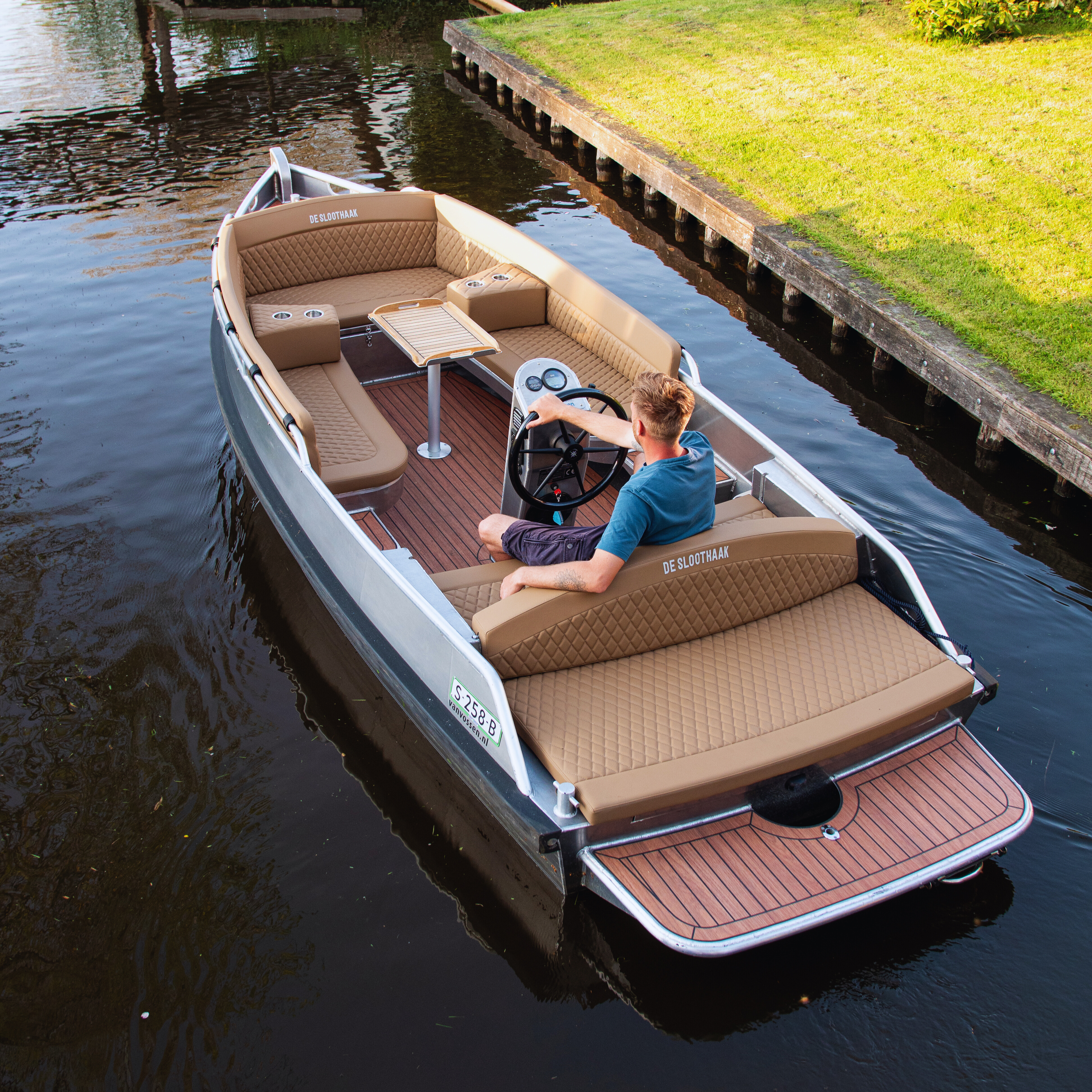 Luxe Lounge Sloep Giethoorn